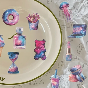 Makroaufnahme wasserdichter Cartoon Sternenhimmel Aufkleber mit Galaxie-Textur und Formen