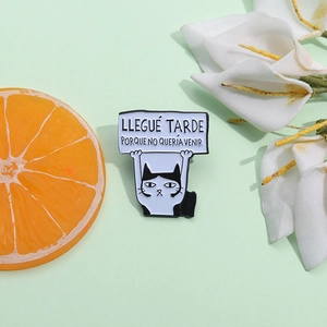 Minimalist cat enamel pin badge with funny Spanish text on a light green background