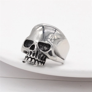 Retro punk gothic skull ring for men in polished stainless steel with black oxidation