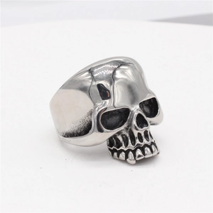 Gothic skull ring for men in retro stainless steel with vintage blackened accents