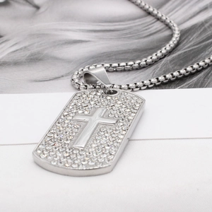 Pendentif plaque militaire hip-hop argenté pour homme avec croix sertie de strass