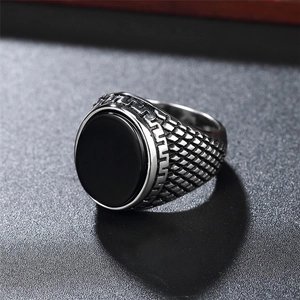 Bague vintage en acier inoxydable avec pierre noire ronde et anneau texturé