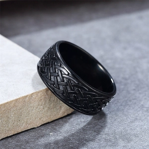 Anillo vintage para hombre con patrón vikingo en acero inoxidable negro mate y celta tejido