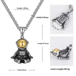 Détails du pendentif astronaute en argent vintage avec casque doré et dimensions