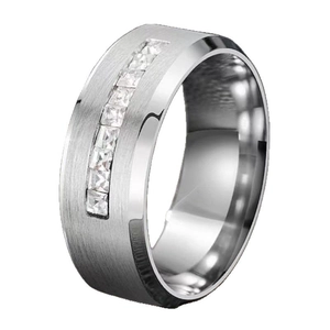 Bague élégante en acier titane pour hommes avec finition brossée et pierres carrées