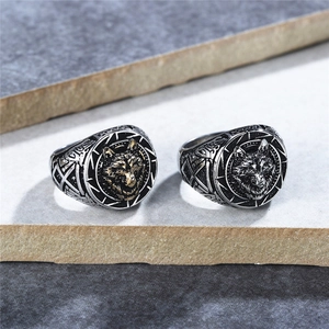 Bagues chevalières loup viking rétro en argent et or avec gravures nordiques