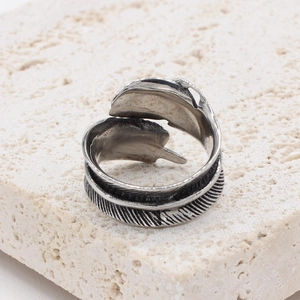 Retro vintage feather open ring in stainless steel with oxidized finish for men
