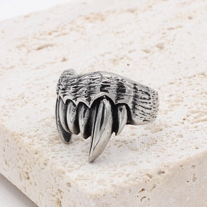 Retro gothic monster claw stainless steel ring with vintage silver finish on stone