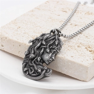 Pendentif Tête de Méduse Seul Sans Chaîne Acier Titane Rétro Mythologique Tête de Serpent Pendentif pour Homme Femme
