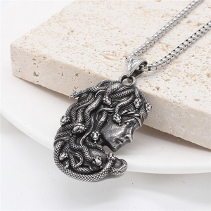 Collier avec pendentif Méduse vintage en acier inoxydable avec cheveux de serpent