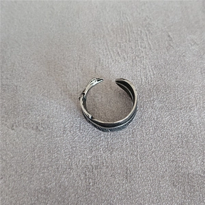 Retro eagle head feather open ring in vintage silver finish stainless steel