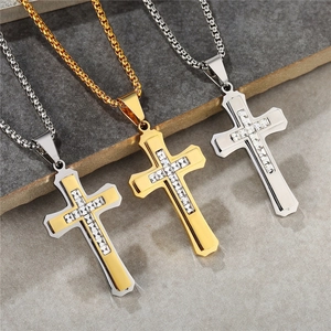 Collier avec Pendentif Croix 3D à Double Couche en Acier Inoxydable pour Homme Bijoux Punk Gothique avec Strass