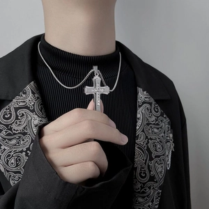 Collier à double pendentif croix en acier avec chaîne serpent pour hommes stylés
