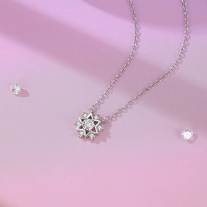 Exquisite 925 Sterling Silber Halskette mit hohlem Sternanhänger und funkelndem Zirkon