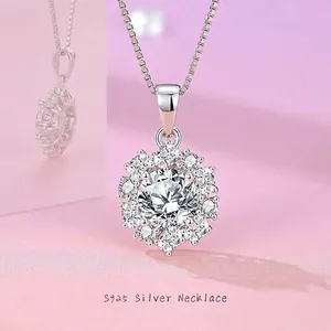Collier Pendentif Flocon de Neige en Argent Sterling 925 Moissanite Élégant Bijou en Zircone Taille Ronde pour Femme Cadeau d'Anniversaire