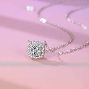 Klassische 925er Silber Halskette mit quadratischem 4mm Moissanit Halo Anhänger Damen