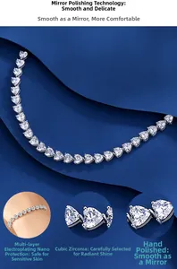 Details des Herz-Cubic-Zirkonia-Tennisarmbands mit spiegelpolierter silberner Oberfläche