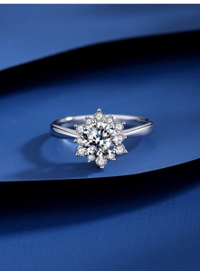 Macro shot of 1 carat moissanite sunflower ring in 925 sterling silver with claw setting