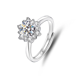 Detailed macro shot of a sun flower S925 silver ring with 1 carat moissanite gemstone