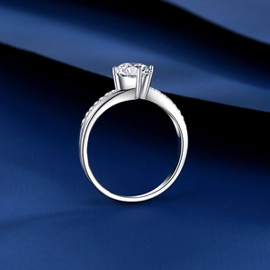 S925 sterling silver 1 carat moissanite ring with classic four-prong setting and pavé side stones