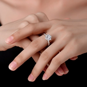 Moissanite sunflower ring in S925 silver with twisted band and sparkling halo for women