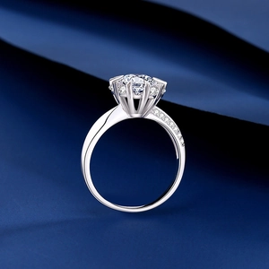 Bague élégante en argent S925 avec moissanite, monture flocon de neige et pavé de diamants