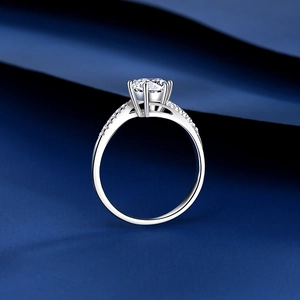 Classic 1 carat moissanite 925 silver ring with twisted band and six-prong setting
