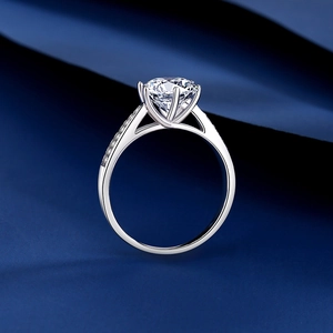 Bague de fiançailles classique en argent 925 avec moissanite à six griffes et diamants