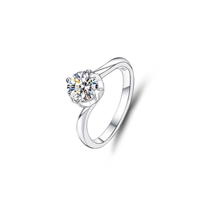 Classic four-prong S925 silver ring with 1-carat round brilliant-cut moissanite stone