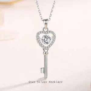 Collier Pendentif Clé de Coeur en Argent Sterling 925 Moissanite Zirconia Elégant Électroplaqué Incrusté Bijoux Femme pour Mariage Fête