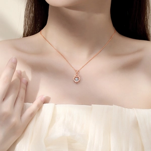 Elegant rose gold S925 sterling silver swan heart necklace with sparkling center gemstone