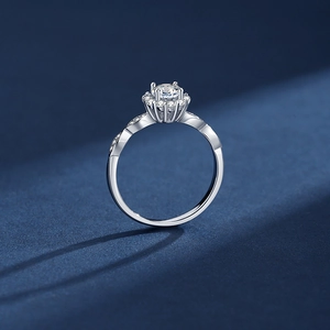 Elegant halo moissanite ring with S925 silver twisted band for engagement gift