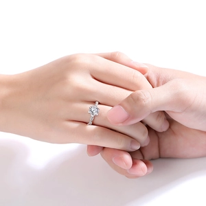 Klassieke 1 karaat moissanite lotus ring in S925 sterling zilver met zes-klauw zetting