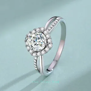 S925 Sterling Silber Moissanit Ring 1 Karat Zirkonia 4-Zacken Geteilter Schaft Halo Hochzeit Verlobungsring Für Damen Schmuck