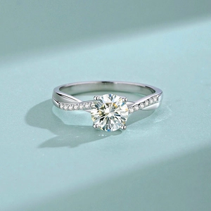 S925 sterling silver moissanite ring with twisted band and four-prong setting