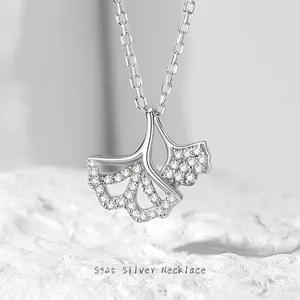925 Sterling Silver Ginkgo Leaf Pendant Necklace Zirconia Inlaid Plant Jewelry For Women Elegant Daily Gift Accessory
