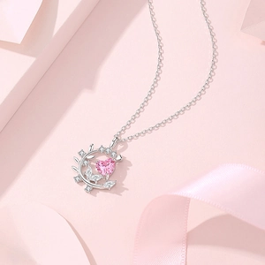 Collana luna cuore in argento S925 con zircone rosa e ciondolo a farfalla su seta rosa