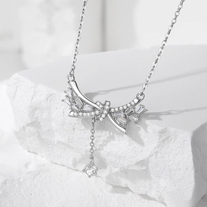 Exquis collier nœud en argent sterling S925 avec glands en zircone cubique étincelants