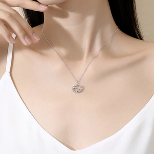 Collier en argent S925 avec pendentif couronne de dauphin et zircons brillants pour femme