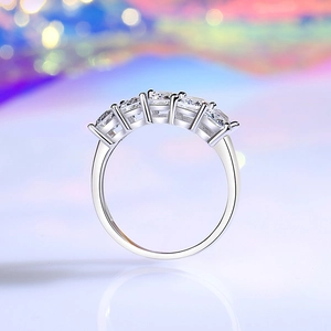 Elegant S925 sterling silver ring with five round sparkling cubic zirconia stones