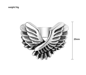 Detail view of vintage wing ring showing 20mm height and 16g weight dimensions