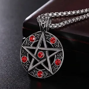 Collier pendentif pentagramme vintage en acier inoxydable avec zircons rouges et chaîne