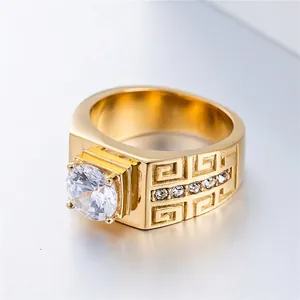 Bague pour homme en titane doré avec motif Grande Muraille, zircon et petits diamants