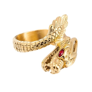 Retro gouden Chinese drakenring met reliëfschubben en fonkelende rode edelsteen ogen