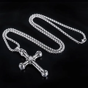 Collana con ciondolo a croce gotica vintage in acciaio al titanio argento con diamanti da uomo