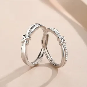 Macro de bagues de couple en argent S925 avec motif en croix et zircone étincelante