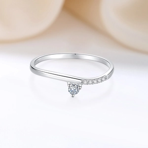 Elegant S925 sterling silver wave ring with geometric cubic zirconia for stacking