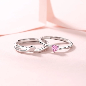 Anelli di coppia romantici in argento S925 con gemma a cuore rosa e design regolabile