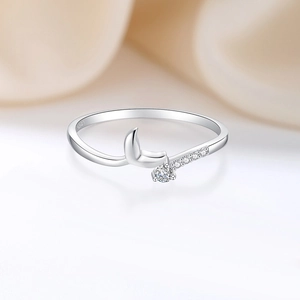Bague élégante en argent sterling S925 avec croissant de lune et pierres scintillantes