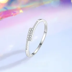 Anello in argento sterling S925 con doppia fila di zirconi e design minimalista